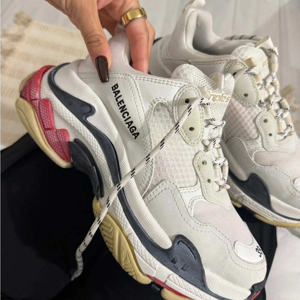 Balenciaga White and Cream Women's Sneakers - Picture 4 of 12